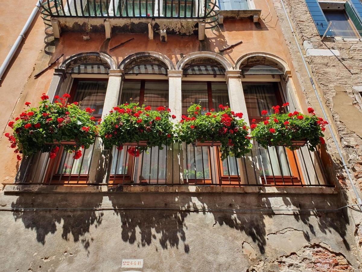 B&B Beroni A Venezia Bagian luar foto